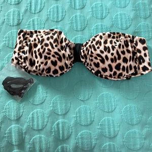 Victoria’s Secret PINK NWOT animal print bandeau bikini top. Size S